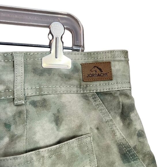 Jordache camo patterned shorts. Size 16 - Picture 5 of 10